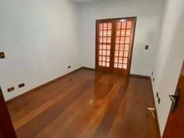 Sobrado para Venda em Jundiaí - 4