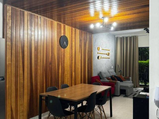 Sobrado para Venda em Caraguatatuba - 3