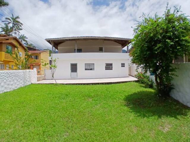 Sobrado para Venda em Caraguatatuba - 2
