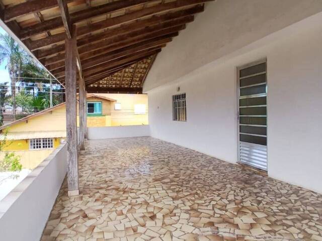 Sobrado para Venda em Caraguatatuba - 4