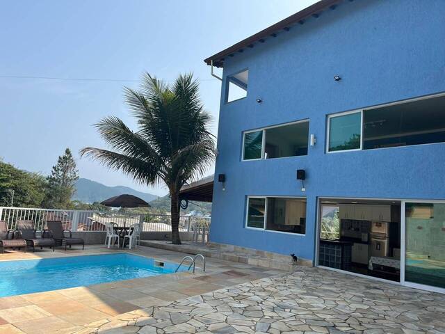 Sobrado para Venda em Ubatuba - 2