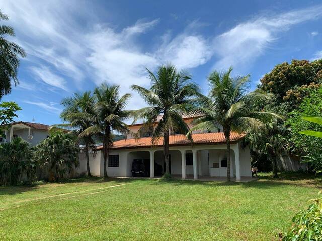 Sobrado para Venda em Guarujá - 2