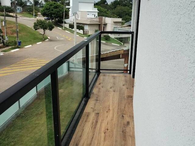 Sobrado para Venda em Atibaia - 4