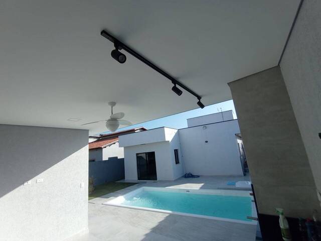 Casa para Venda em Caraguatatuba - 3