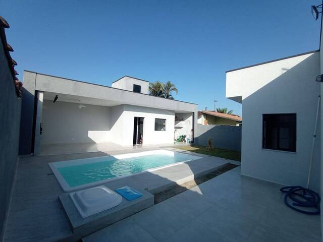 Casa para Venda em Caraguatatuba - 4