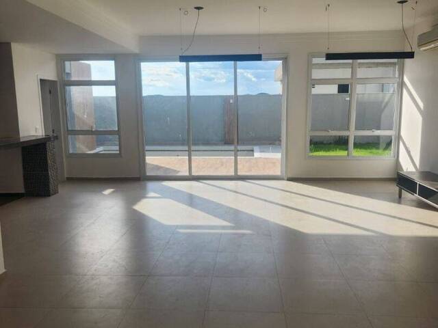 Sobrado para Venda em São José dos Campos - 4