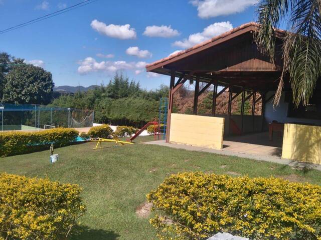 Sobrado para Venda em Joanópolis - 2