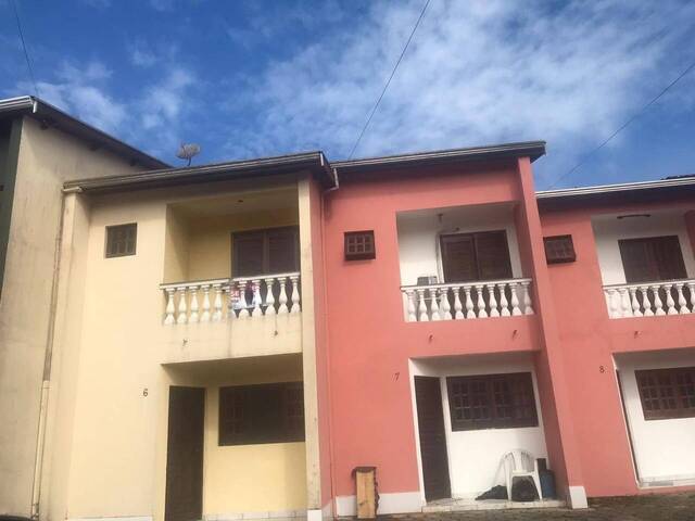 Sobrado para Venda em Caraguatatuba - 2