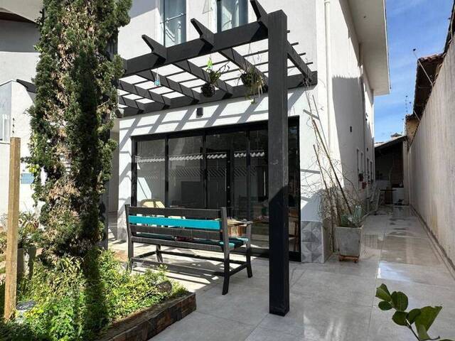 Sobrado para Venda em Peruíbe - 3