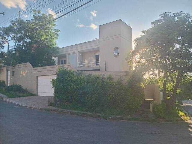 Sobrado para Venda em Atibaia - 3