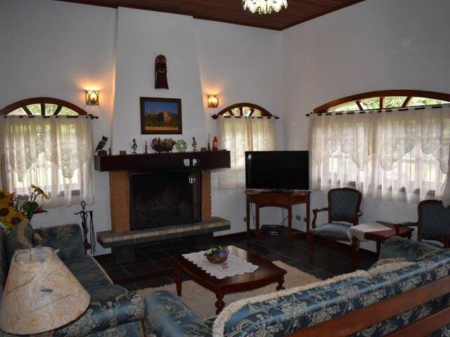 Casa para Venda em Campos do Jordão - 2