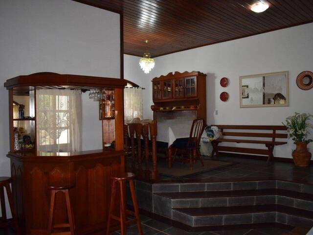 Casa para Venda em Campos do Jordão - 3