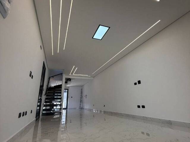 Sobrado para Venda em Praia Grande - 3