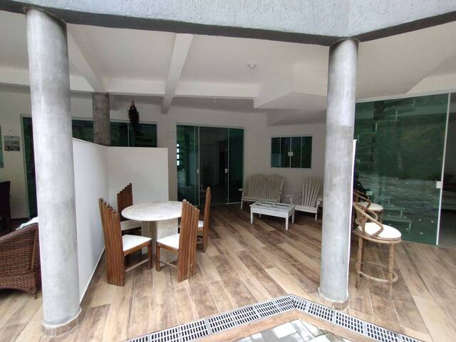 Sobrado para Venda em São Sebastião - 2