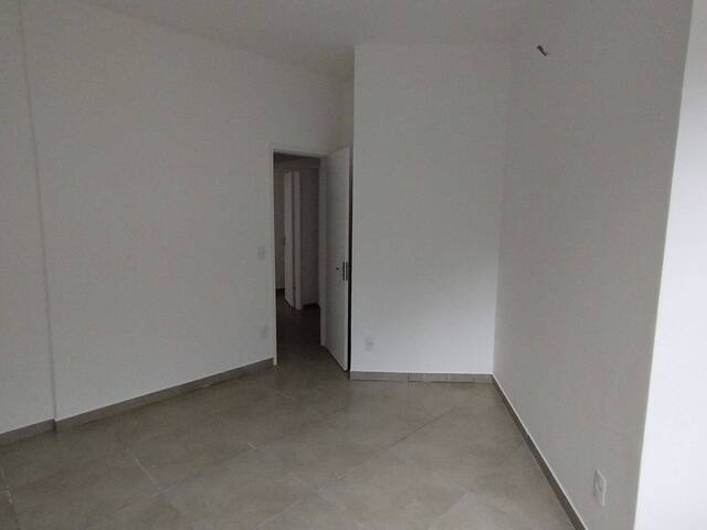 Sobrado para Venda em São Sebastião - 3