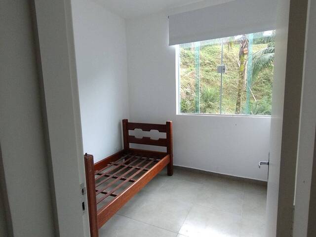 Sobrado para Venda em São Sebastião - 4