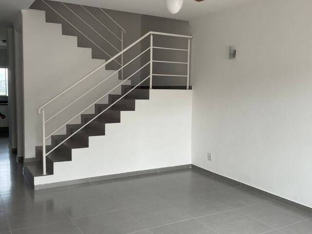 Sobrado para Venda em Atibaia - 2