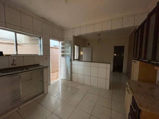 Casa para Venda em São Vicente - 2