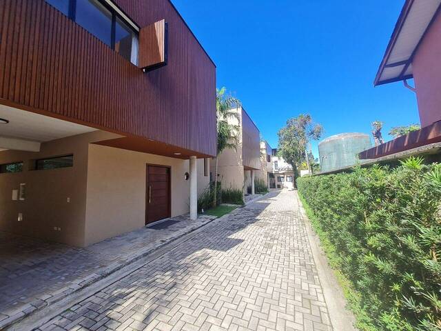 #SO0400 - Sobrado para Venda em São Sebastião - SP - 1