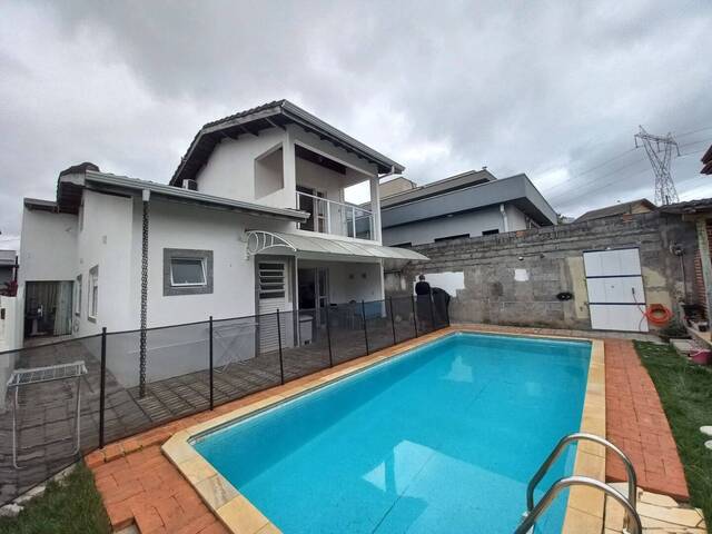 Casa para Venda em Atibaia - 2