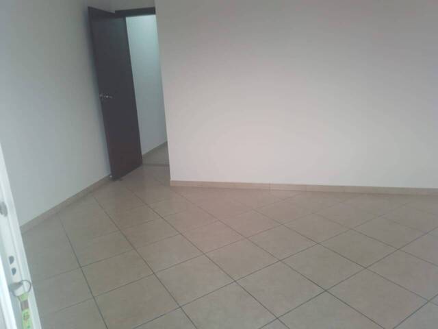 Sobrado para Venda em Praia Grande - 2