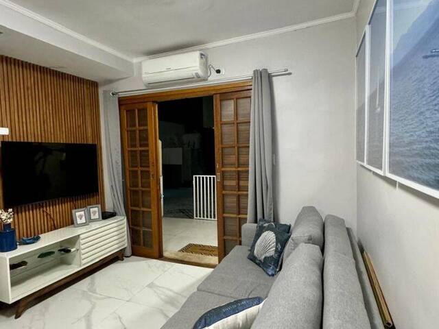 Sobrado para Venda em Caraguatatuba - 3