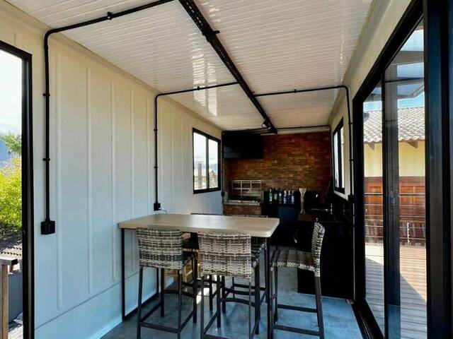 Sobrado para Venda em Caraguatatuba - 3