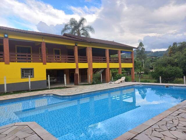 Venda em Camanducaia - Camanducaia