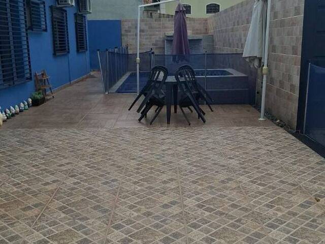 Casa para Venda em Atibaia - 3