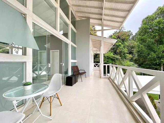 Sobrado para Venda em Guarujá - 2