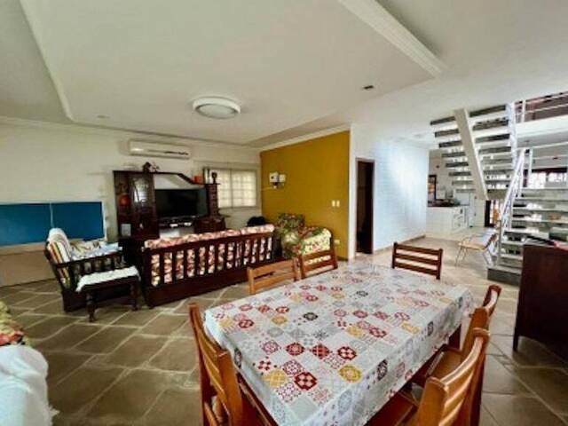 Sobrado para Venda em Bertioga - 2