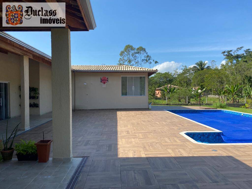 Chácara à venda com 4 quartos, 300m² - Foto 1