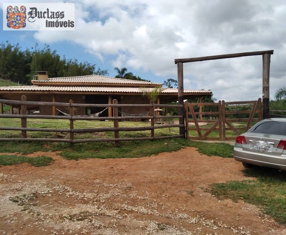 Chácara à venda com 3 quartos, 400m² - Foto 1