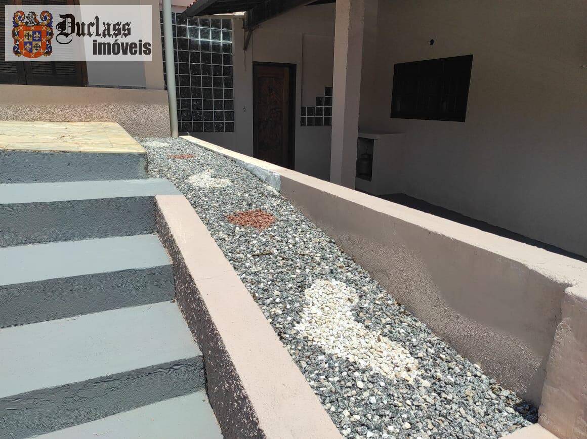 Chácara à venda com 4 quartos, 371m² - Foto 2
