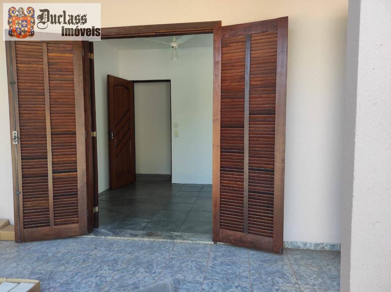 Chácara à venda com 4 quartos, 371m² - Foto 10