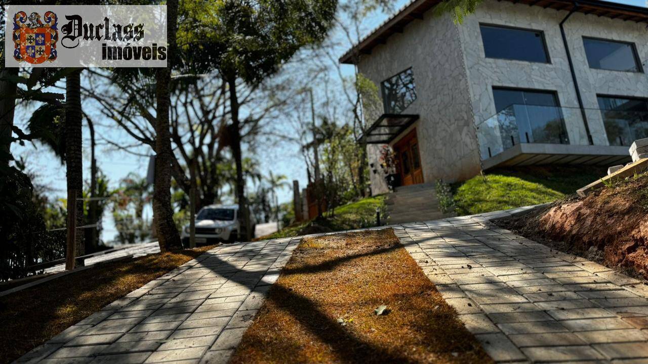 Casa à venda com 4 quartos, 300m² - Foto 2