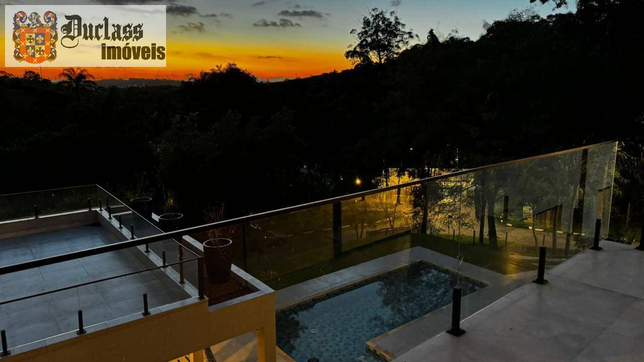 Casa à venda com 4 quartos, 300m² - Foto 9