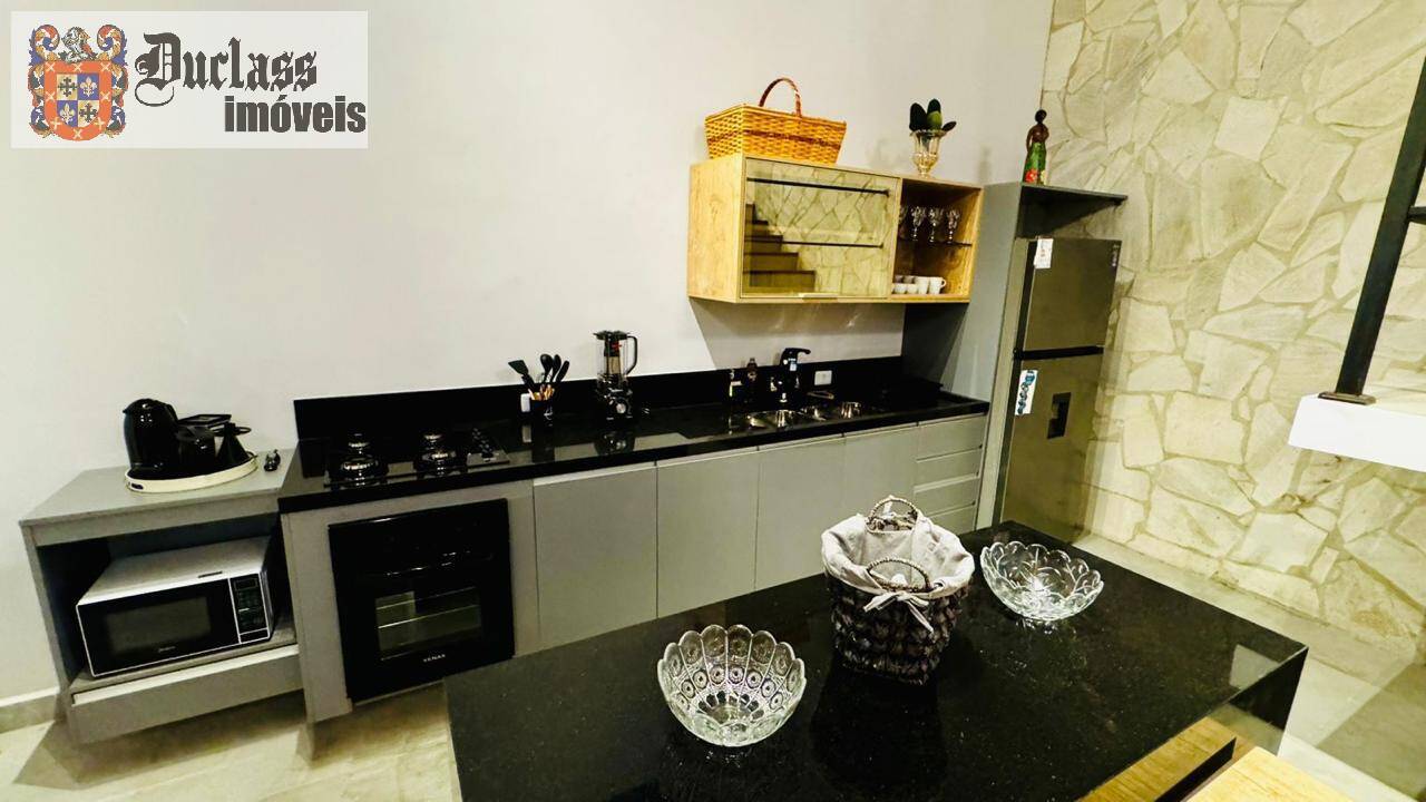 Casa à venda com 4 quartos, 300m² - Foto 23