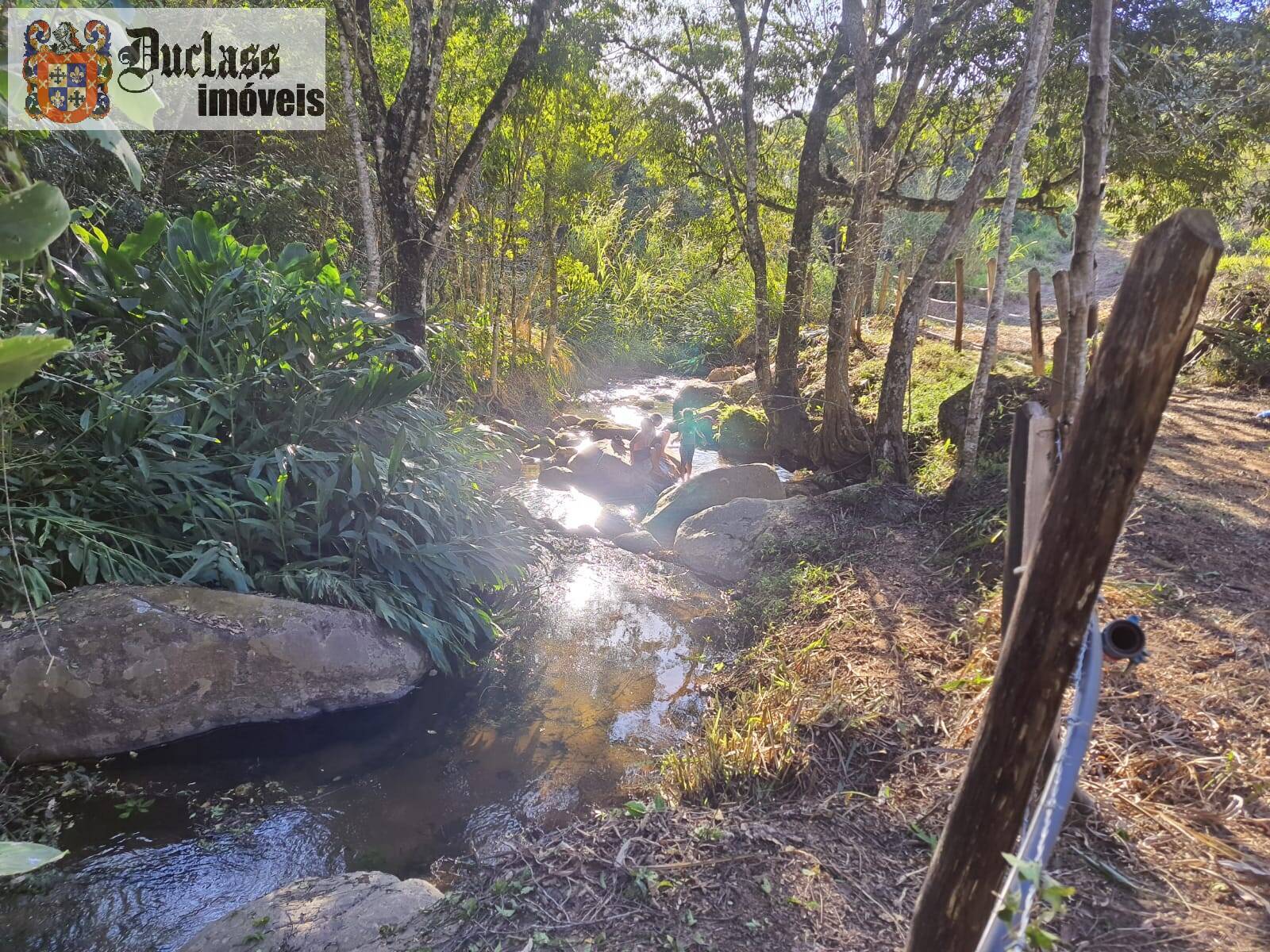 Chácara à venda com 3 quartos, 208m² - Foto 10