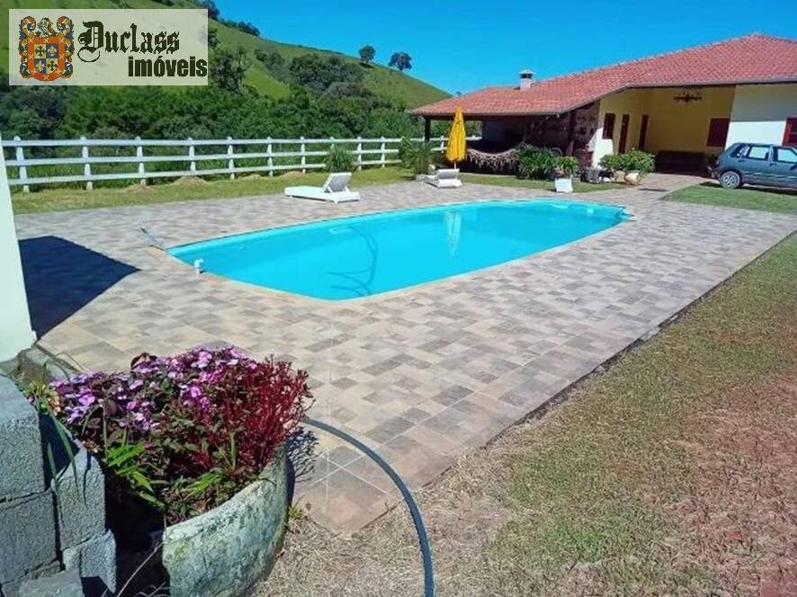 Chácara à venda com 3 quartos, 208m² - Foto 1