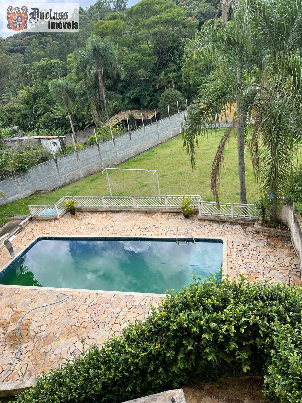 Chácara à venda com 4 quartos, 2131m² - Foto 1