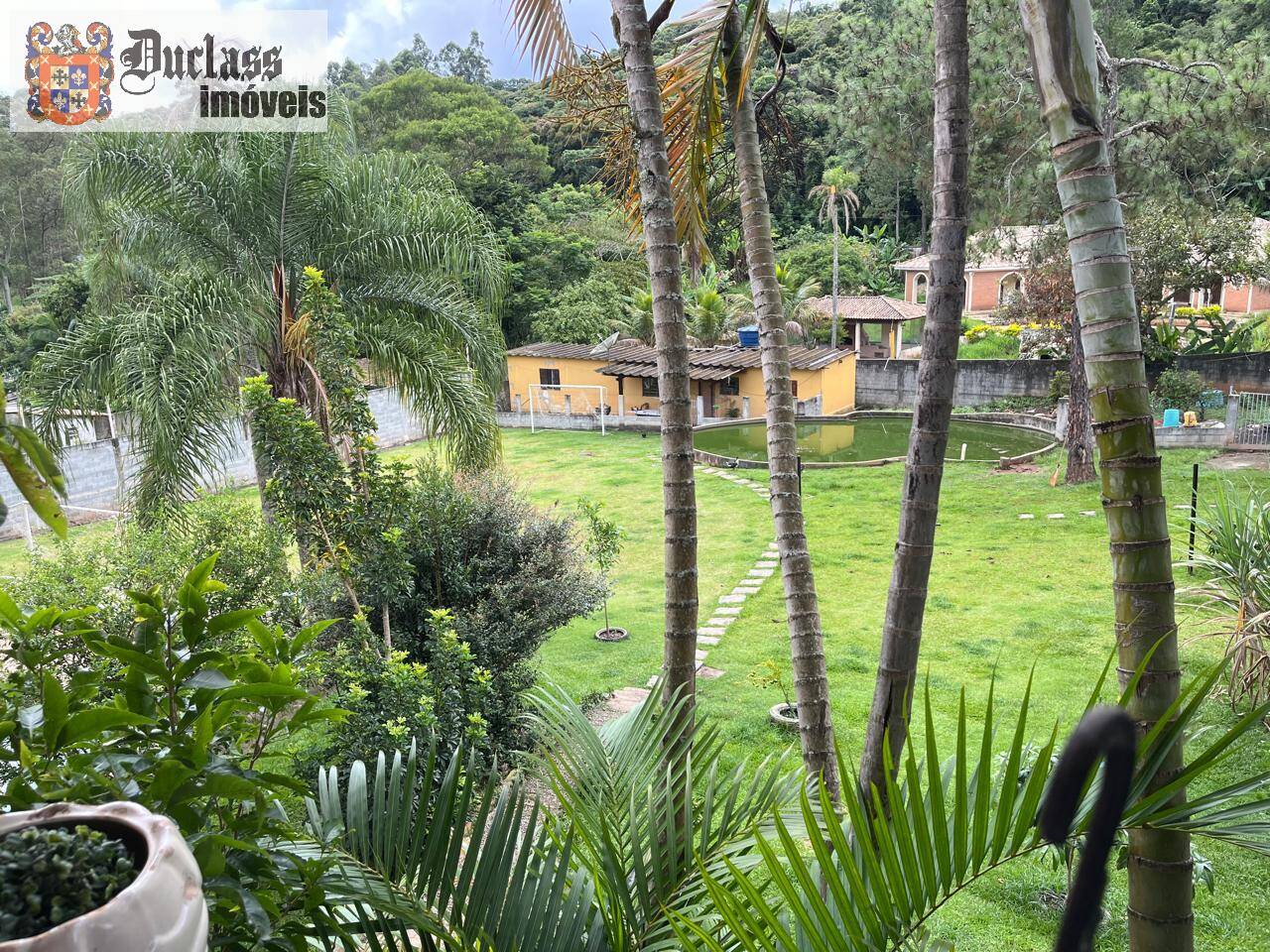 Chácara à venda com 4 quartos, 2131m² - Foto 2