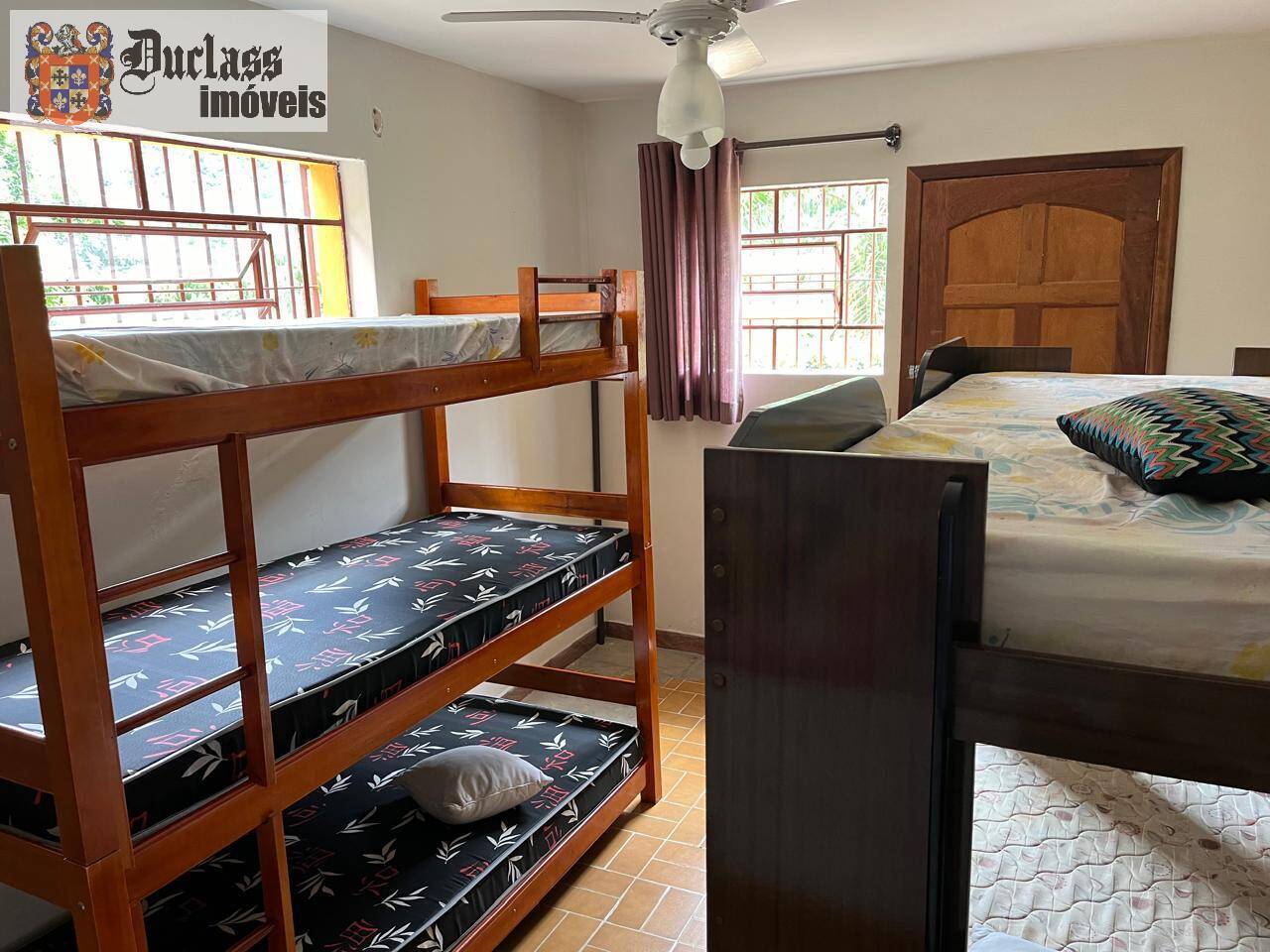 Chácara à venda com 4 quartos, 2131m² - Foto 15