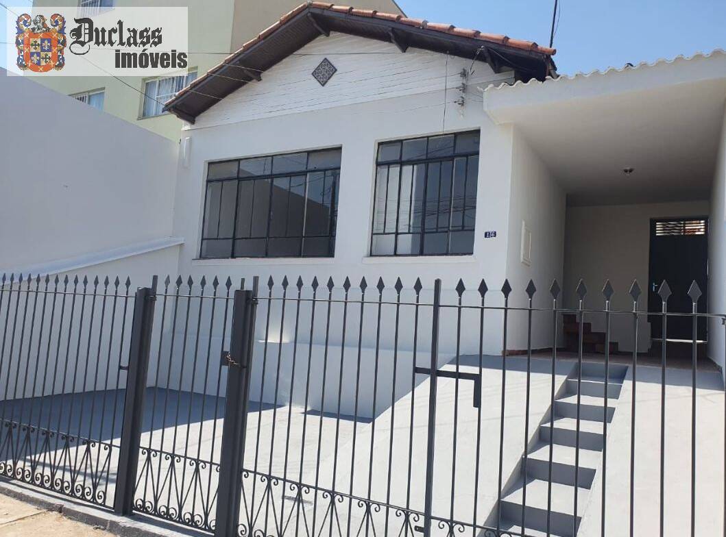 Casa à venda com 3 quartos, 150m² - Foto 1