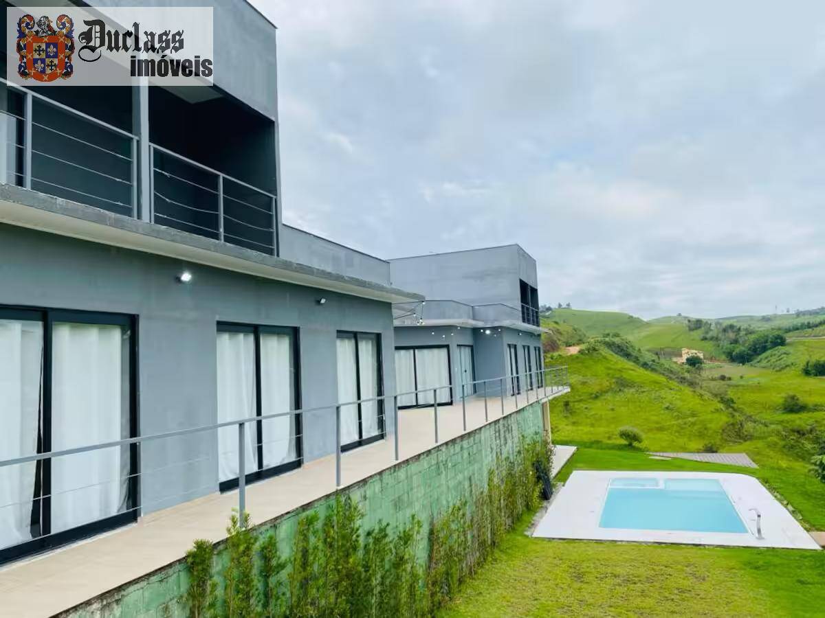 Casa à venda com 8 quartos, 400m² - Foto 2