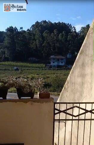 Casa à venda com 4 quartos, 240m² - Foto 4