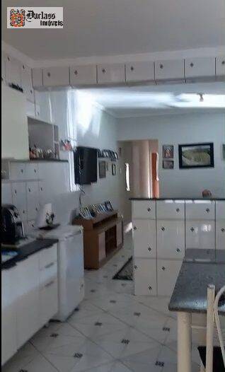 Casa à venda com 4 quartos, 240m² - Foto 7