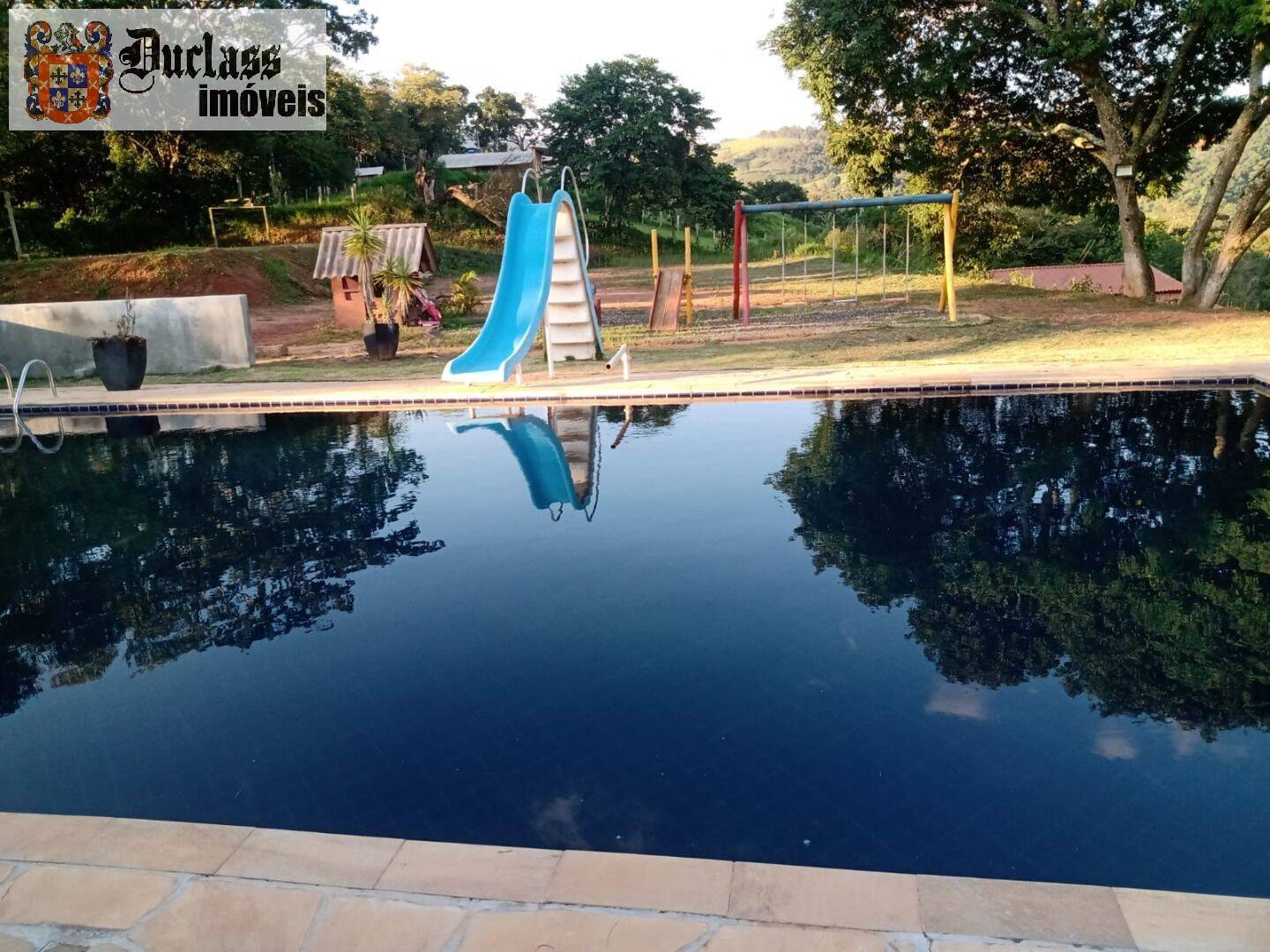 Chácara à venda com 4 quartos, 100m² - Foto 1