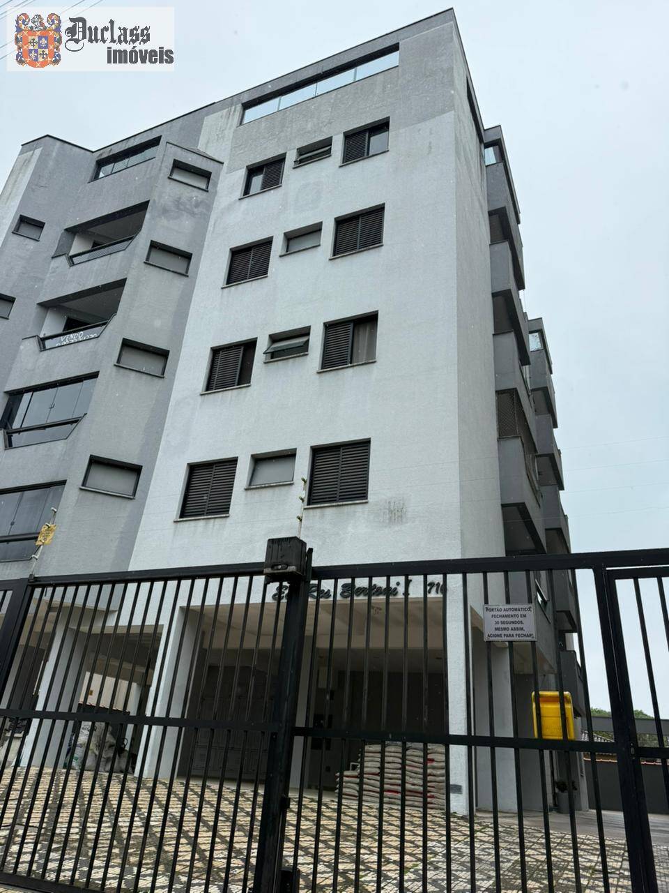 Apartamento à venda com 2 quartos, 68m² - Foto 2