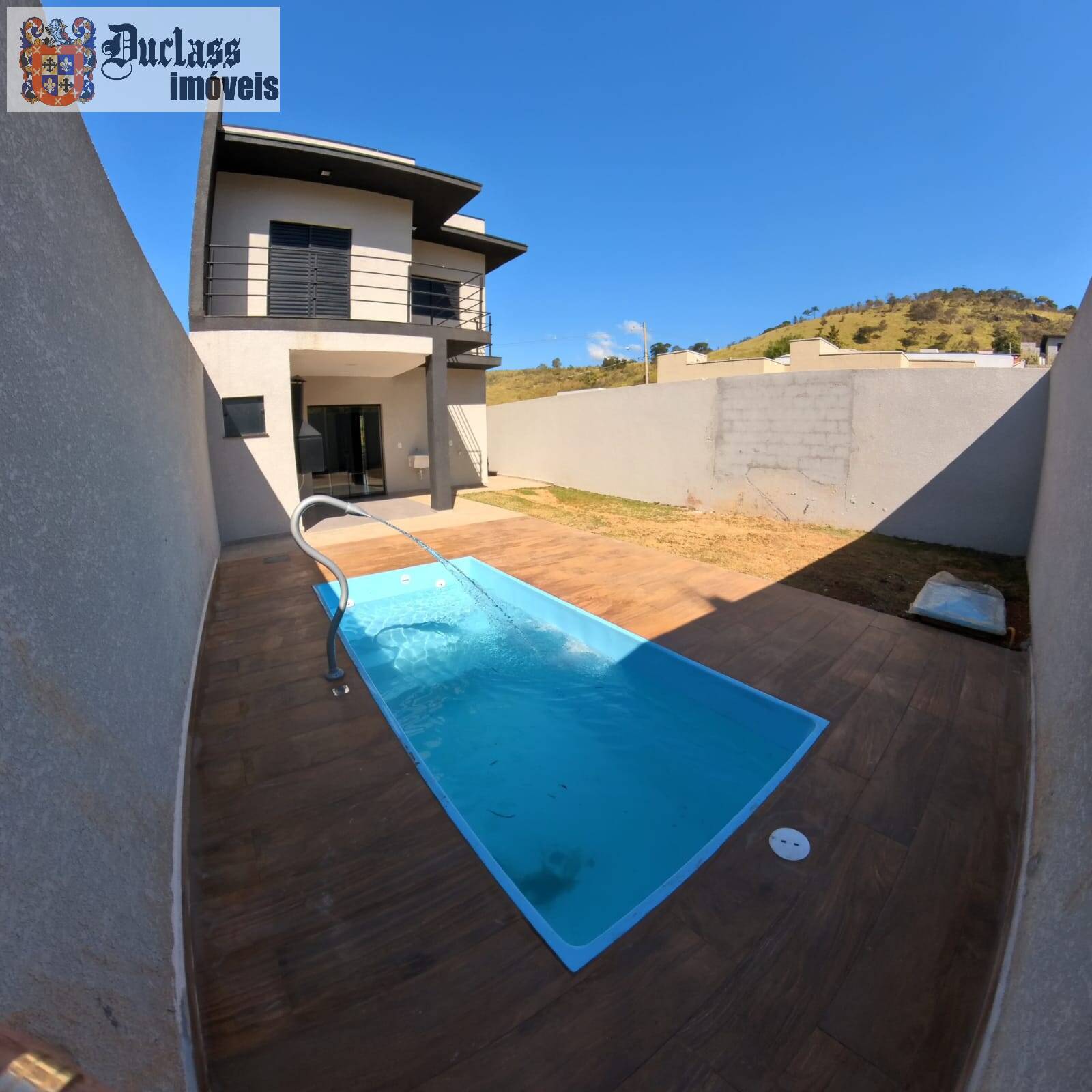 Sobrado à venda com 3 quartos, 105m² - Foto 1